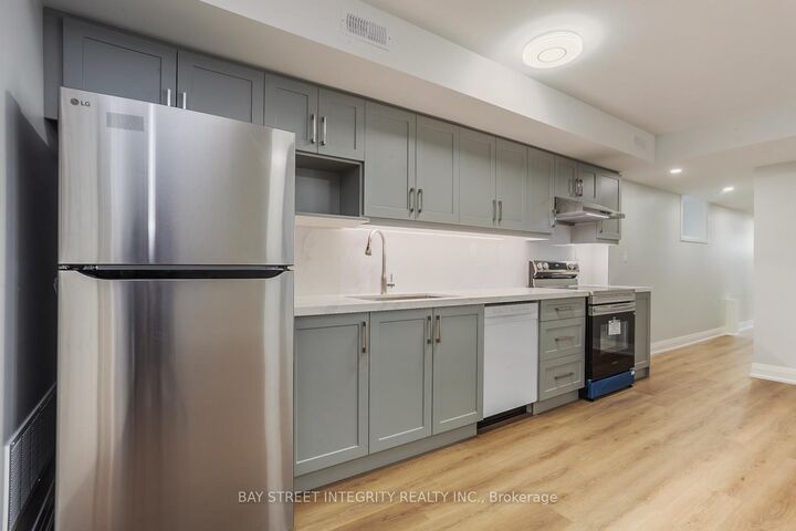 Property Photo:  19 D'Arcy Street Bsm  ON M5T 1J8 