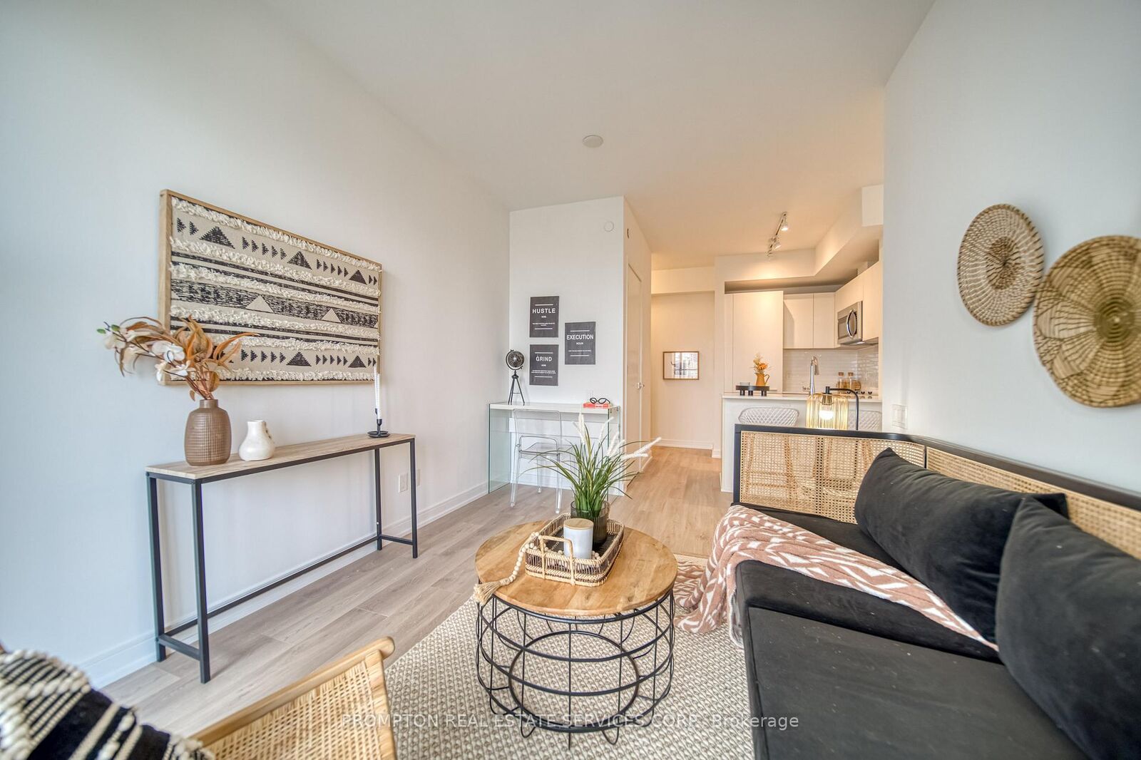Property Photo: 3 Gloucester Street 1006 ON M4Y 0C6