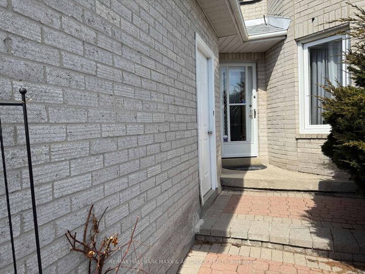 Property Photo:  