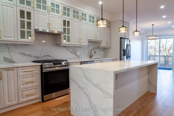Property Photo: 229B McIntosh Street ON M1N 3Z2