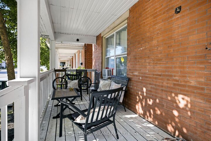 Property Photo:  193 Wharncliffe Road N  ON N6H 2B1 