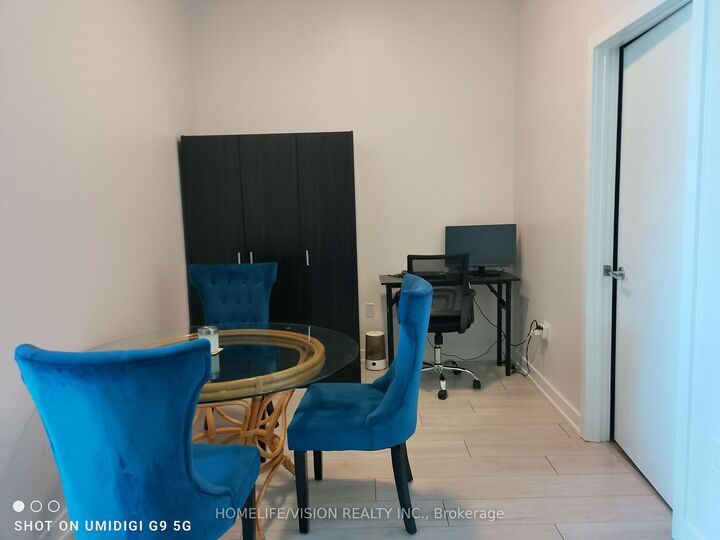 Property Photo:  1606 Charles Street 204  ON L1N 0P1 