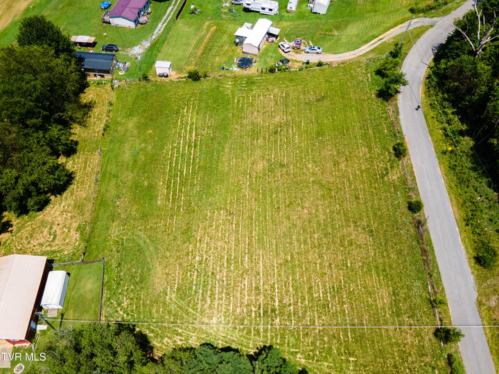 Property Photo: 425 McKinney Chapel Road TN 37857