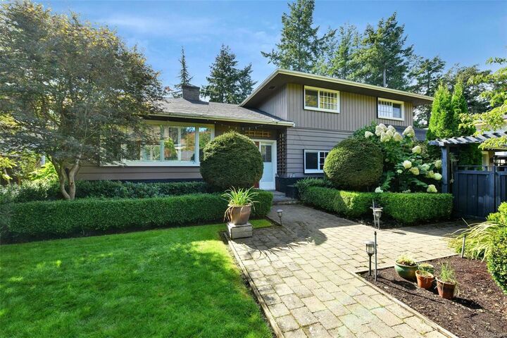 2065 Avondale Rd — photo 1