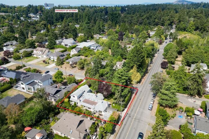Property Photo: 3935 Scolton Rd BC V8N 4E1