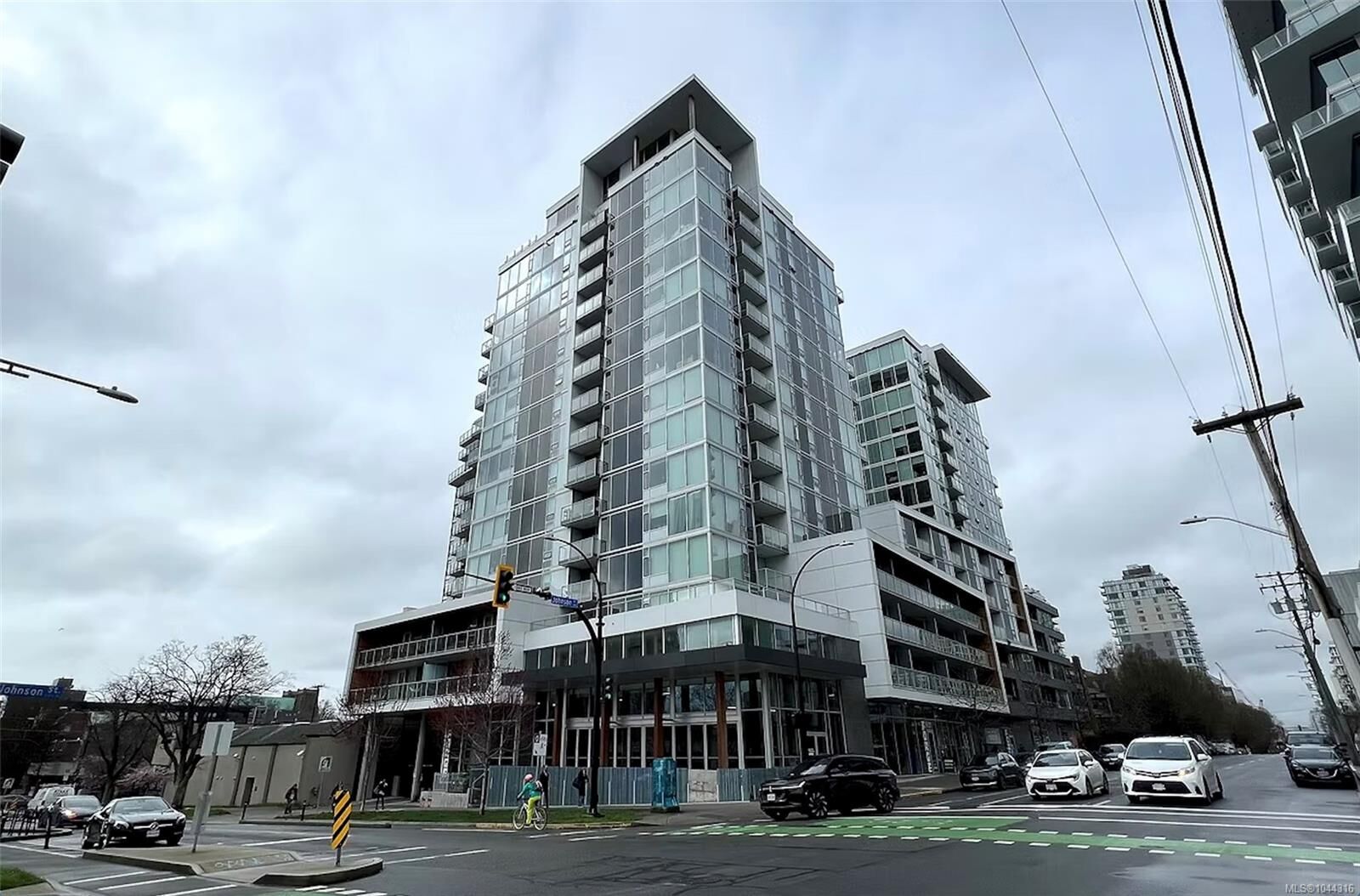 Property Photo:  989 Johnson St #804  BC V8V 0E3 