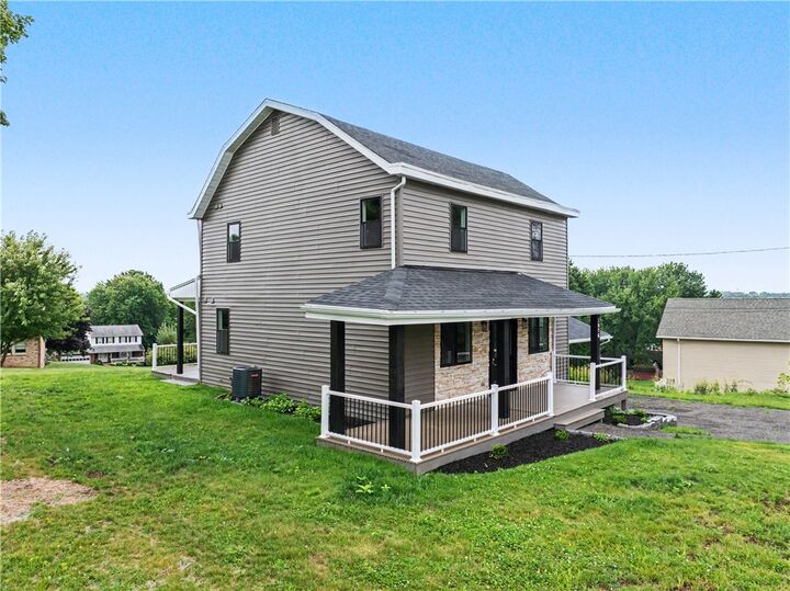 Property Photo: 1076 Chapel Rd PA 15061