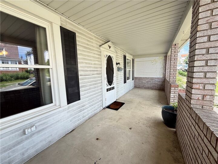Property Photo: 1612 Broad St PA 15601