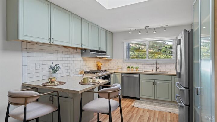 Property Photo:  4 Malone Lane  CA 94903 