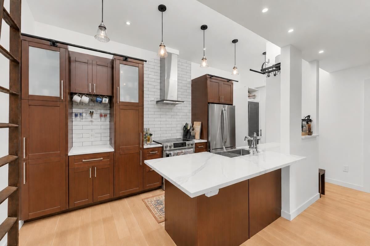 Property Photo: 1420 E 7th Avenue 304 BC V5N 1R8