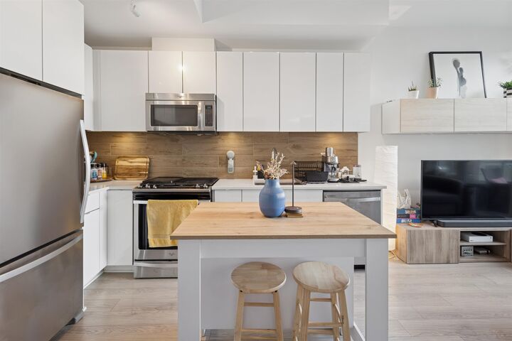 Property Photo:  200 Nelson's Crescent 208  BC V3L 0H4 