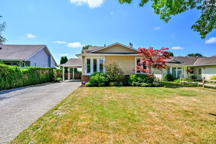 Property Photo: 27258 26B Avenue BC V4W 3K2