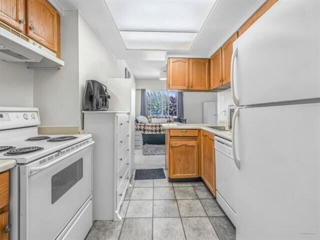 Property Photo: 13530 Hilton Road 304 BC V3R 5J4