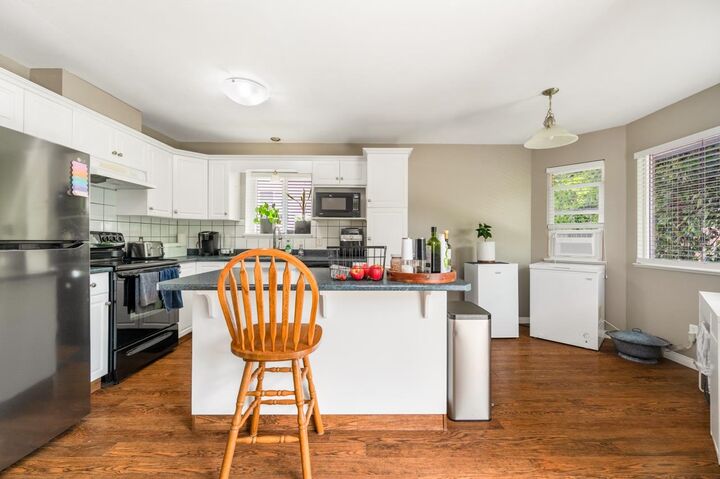 Property Photo:  35026 Exbury Avenue  BC V2S 6X6 