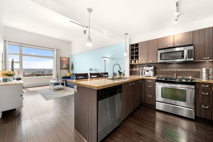 709 12th Street 302 — photo 1