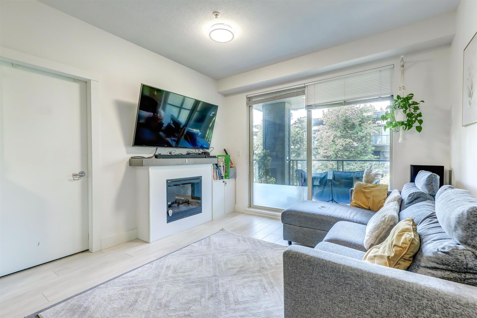 Property Photo: 7478 Byrnepark Walk 304 BC V3N 0B5