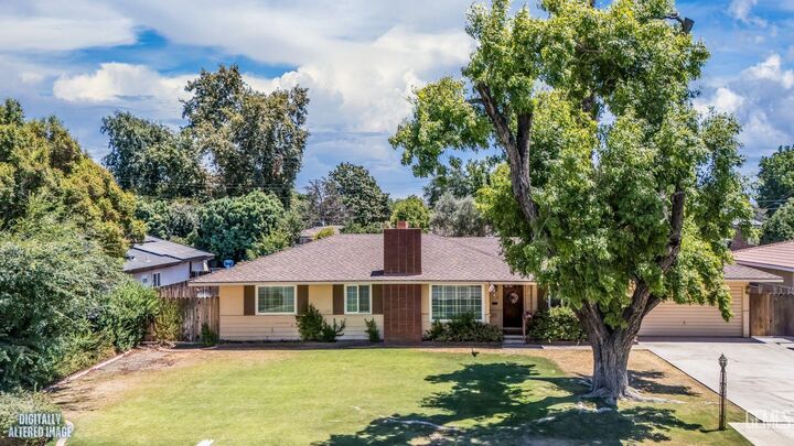 Property Photo: 2412 Pine Street CA 93301