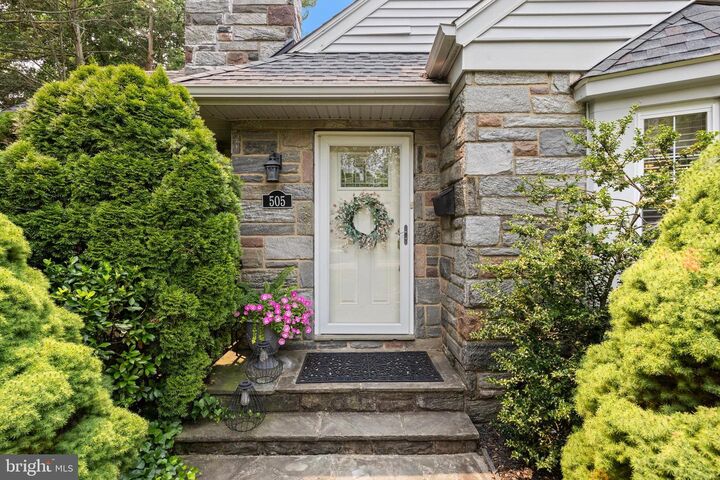 Property Photo:  505 W Crystal Lake Avenue  NJ 08033 