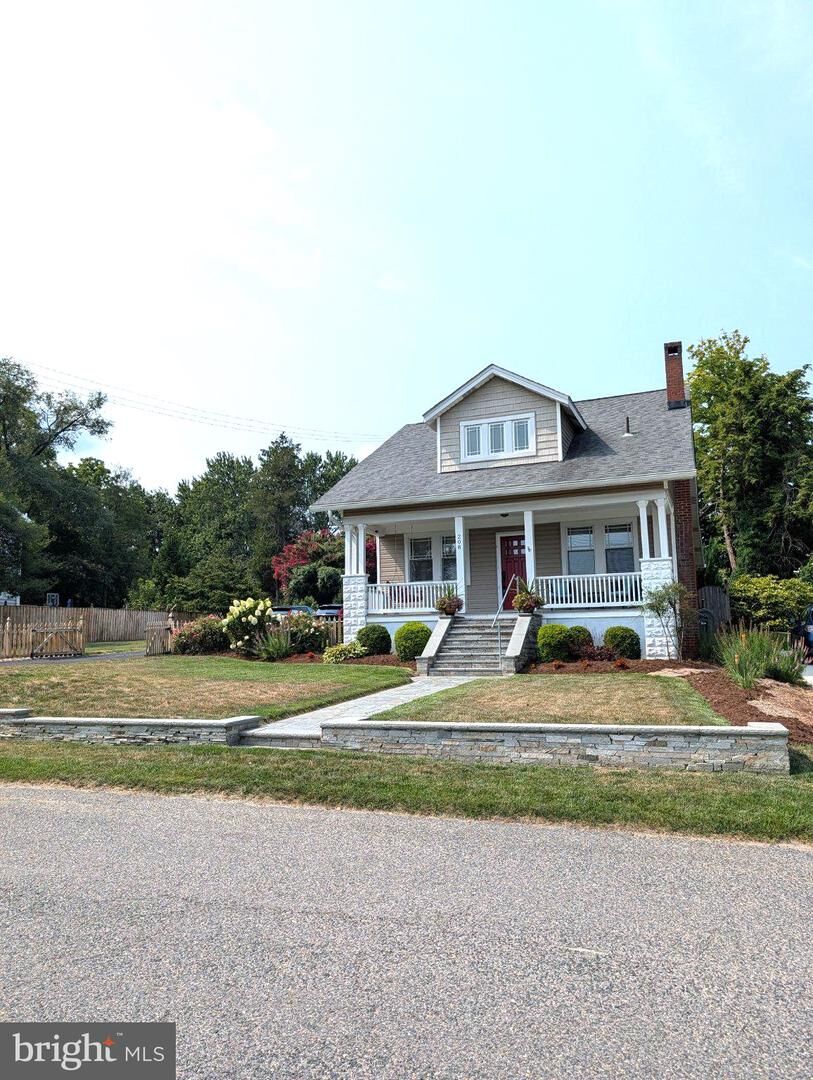 Property Photo:  208 Edgewater Drive  MD 21037 