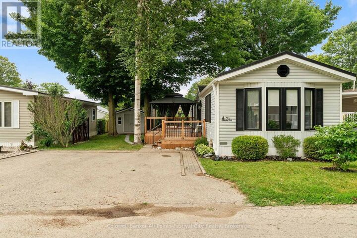 Property Photo:  71 Cherokee Lane  ON N7A 3Y2 