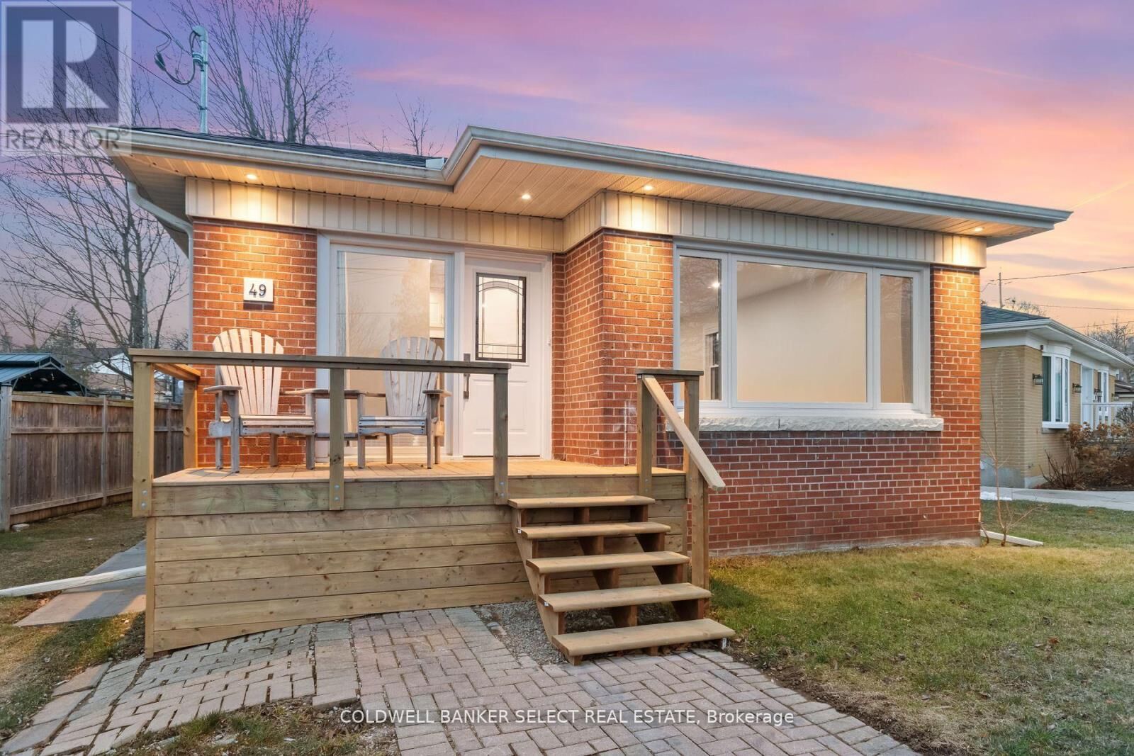 Property Photo:  49 Ewing Street  ON L7G 2R2 