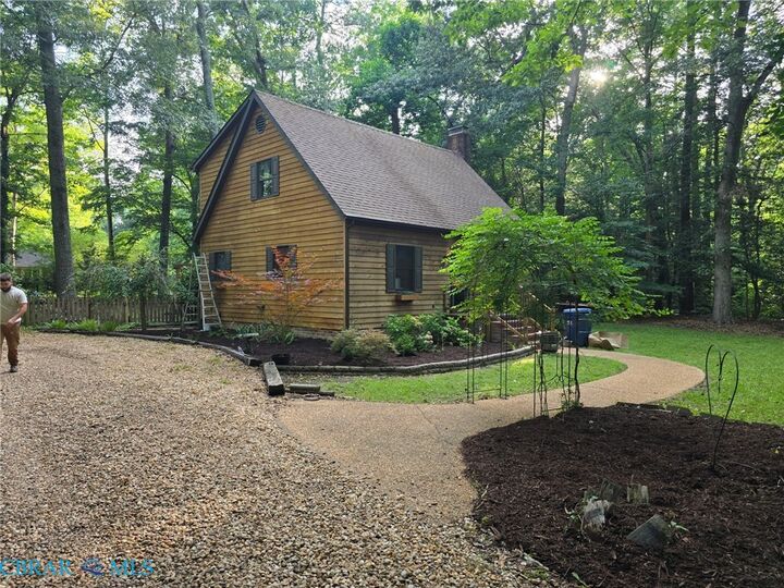 Property Photo:  7624 Lomaki Lane  VA 23061 