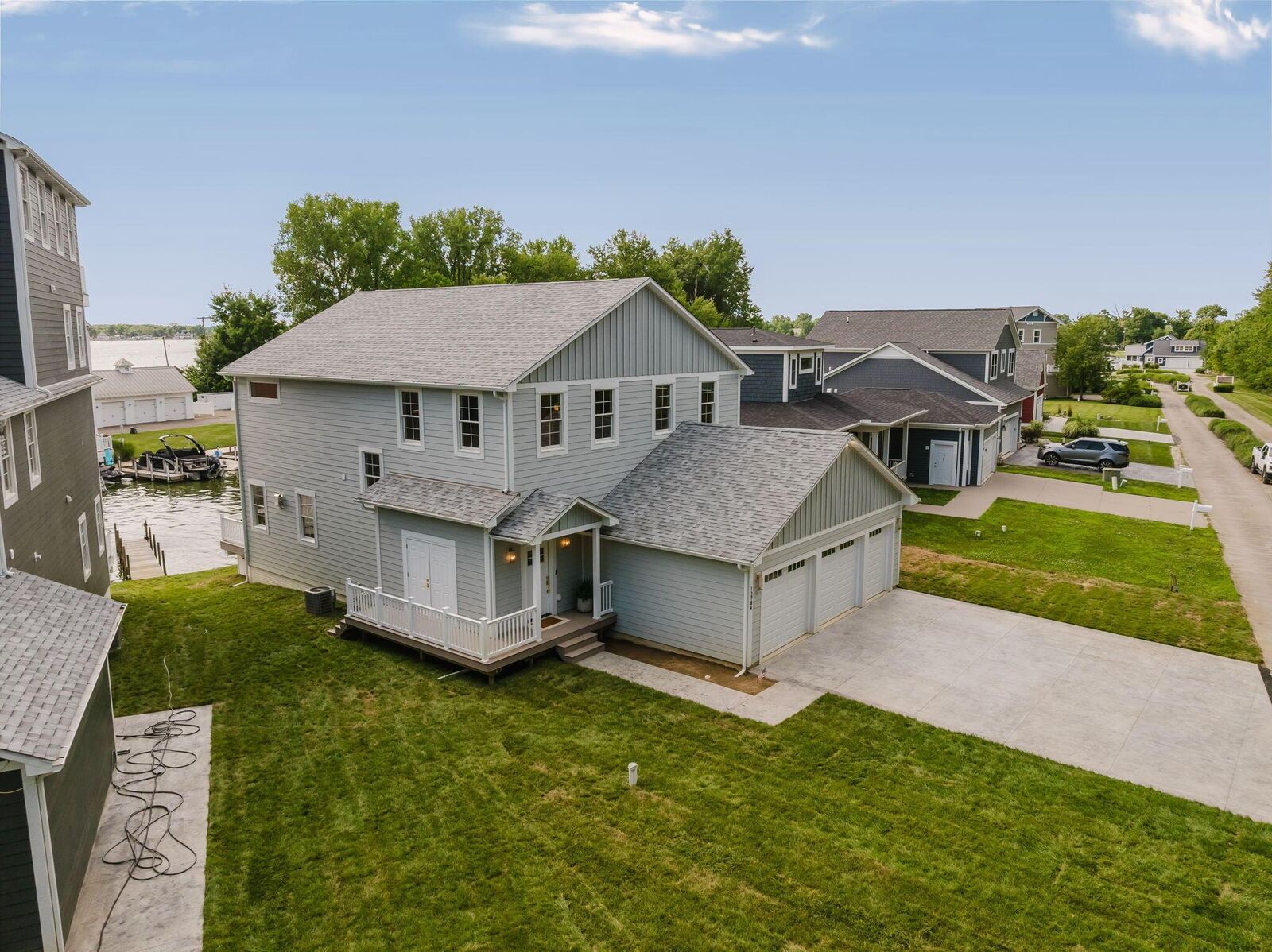 Property Photo: 13784 Rosewood NE Road OH 43076