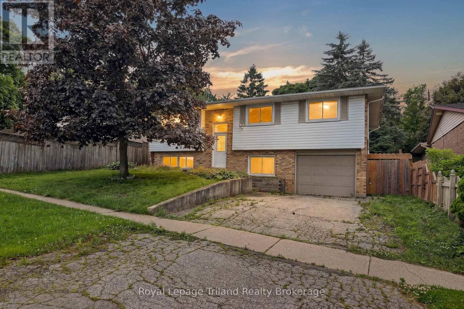 Property Photo:  378 Sales Drive  ON N4S 8K3 