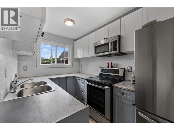 Property Photo: 3135 Walnut Street 5 BC V1W 3T6