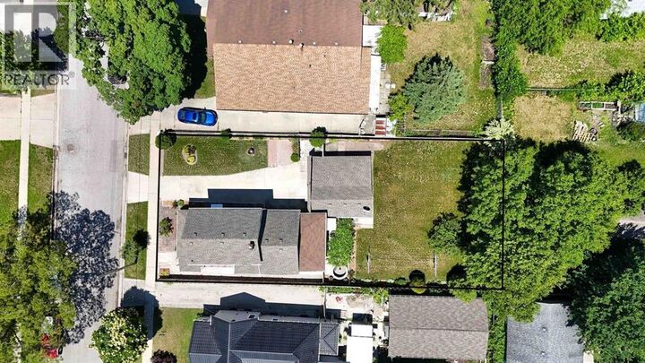 Property Photo:  118 Parker Street  ON N7T 6G1 