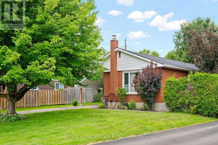 Property Photo:  286 James Street  ON K7V 2N9 
