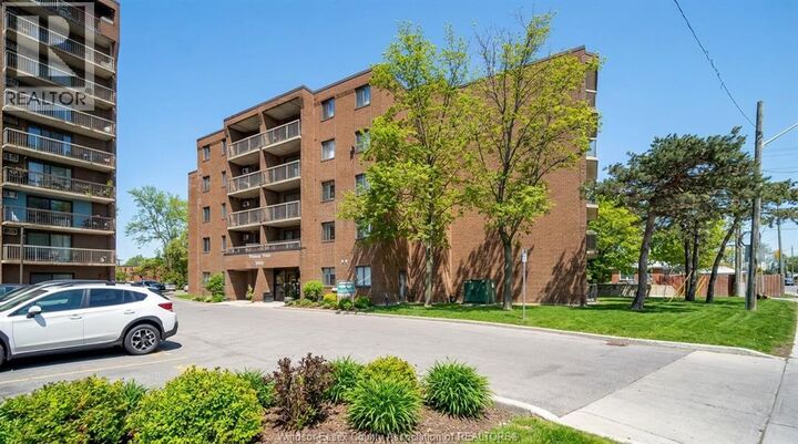 Property Photo:  3950 Wyandotte Street 105  ON N8Y 1G5 