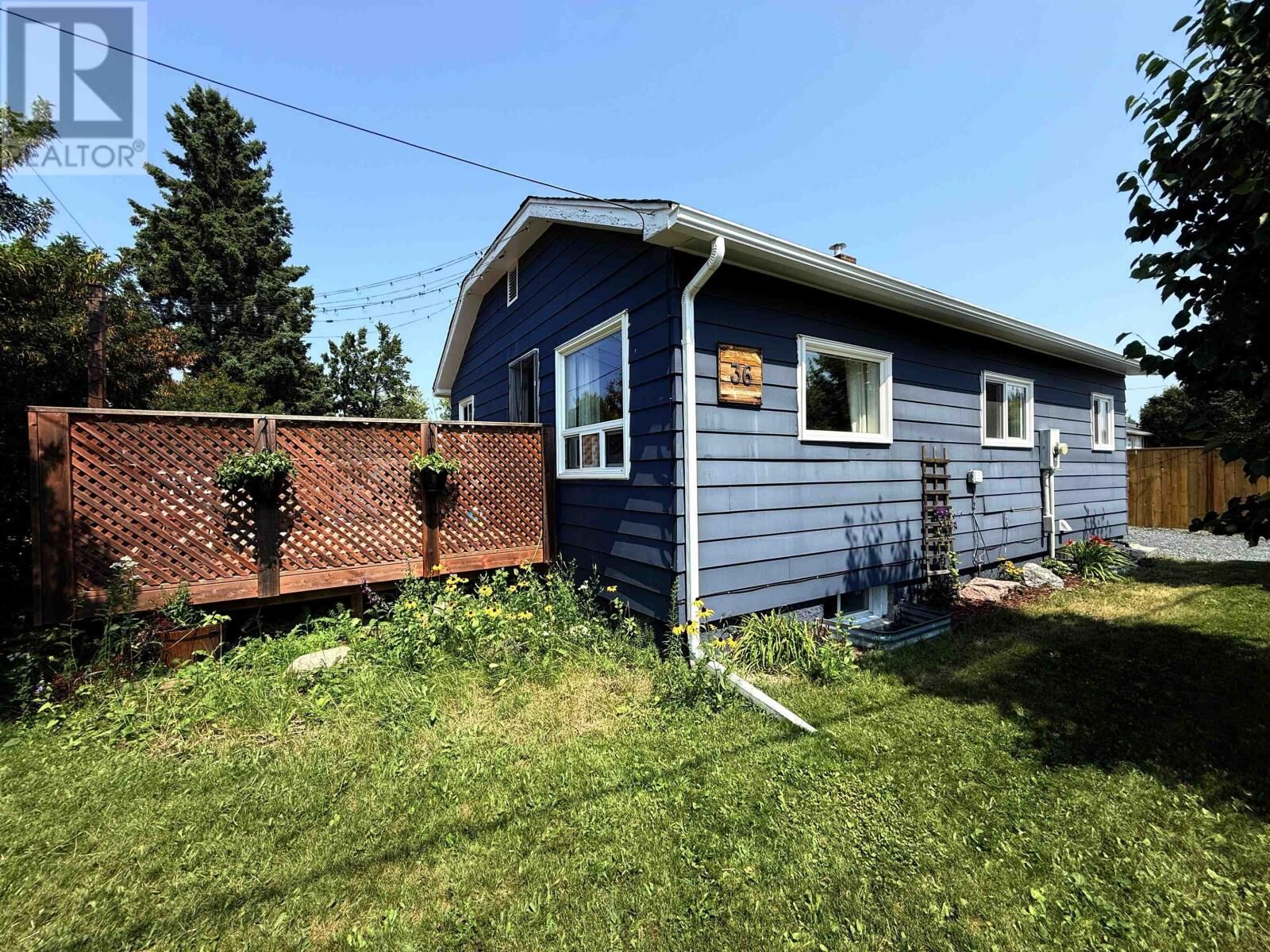 Property Photo: 36 Robert St ON P8T 1C8