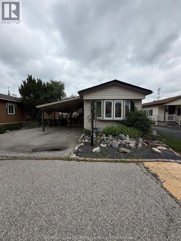 Property Photo:  80 Suncrest Drive  ON N8N 2P9 