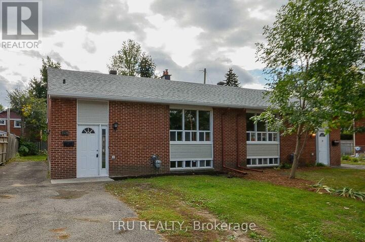 Property Photo:  2428 Iris Street A  ON K2C 1C6 
