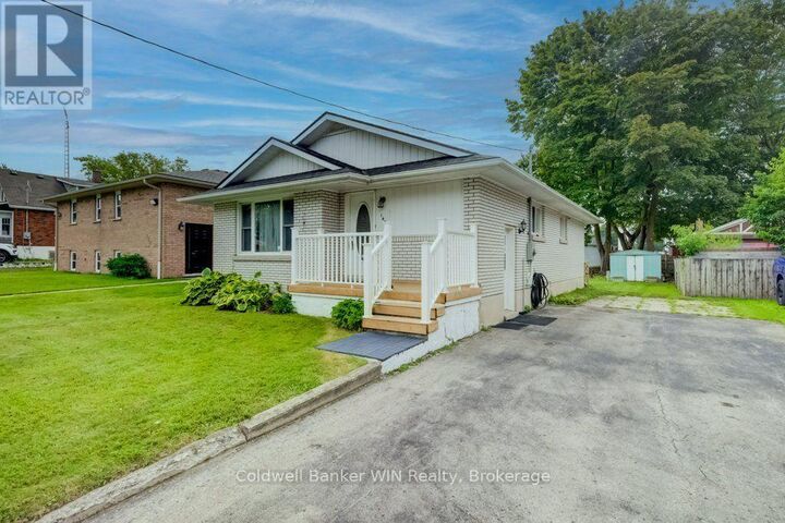 Property Photo:  140 Queen Street East  ON N0G 2L3 