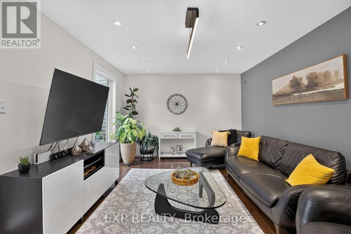 Property Photo:  2490 Regina Street  ON K2B 6X5 