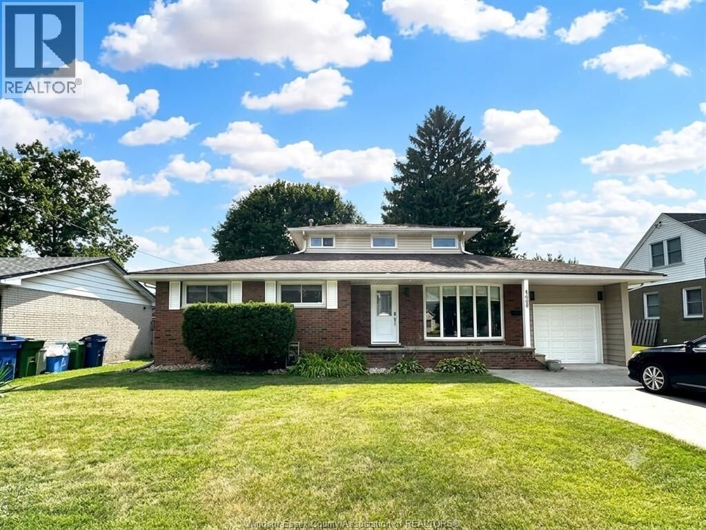 Property Photo:  4069 Roseland Drive West  ON N9G 1Z7 