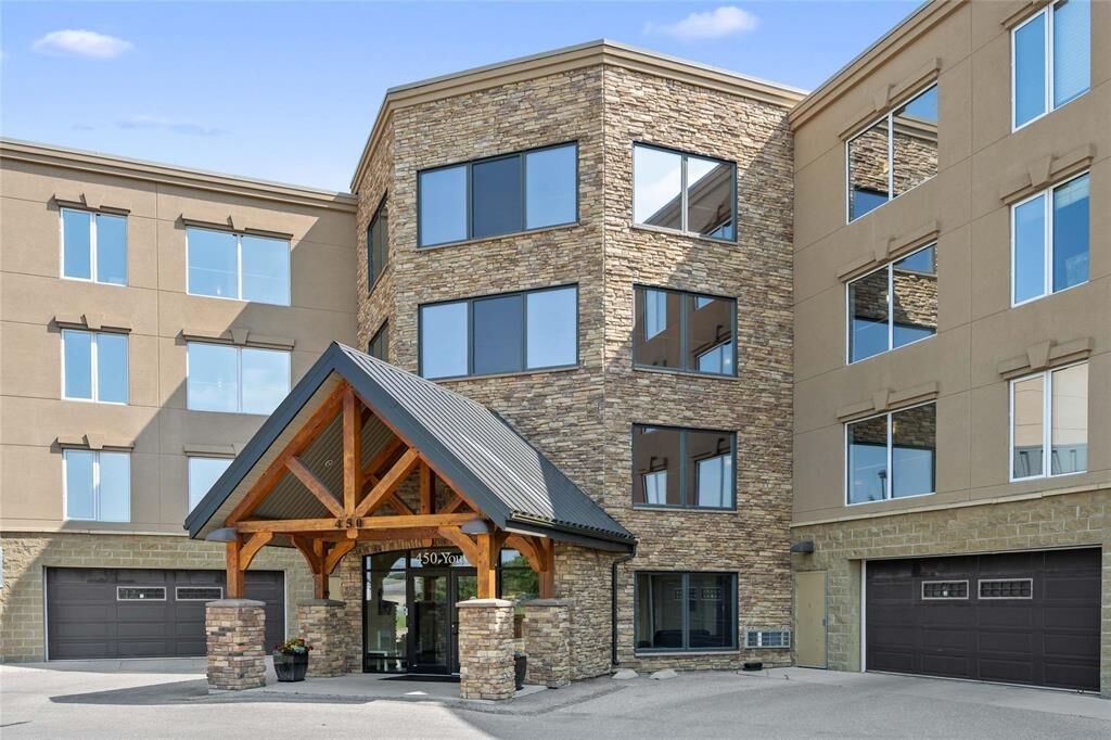Property Photo: 450 Youville Street MB R2H 0E9