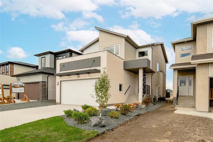 Property Photo: 65 Kite Bay MB R2V 5L5