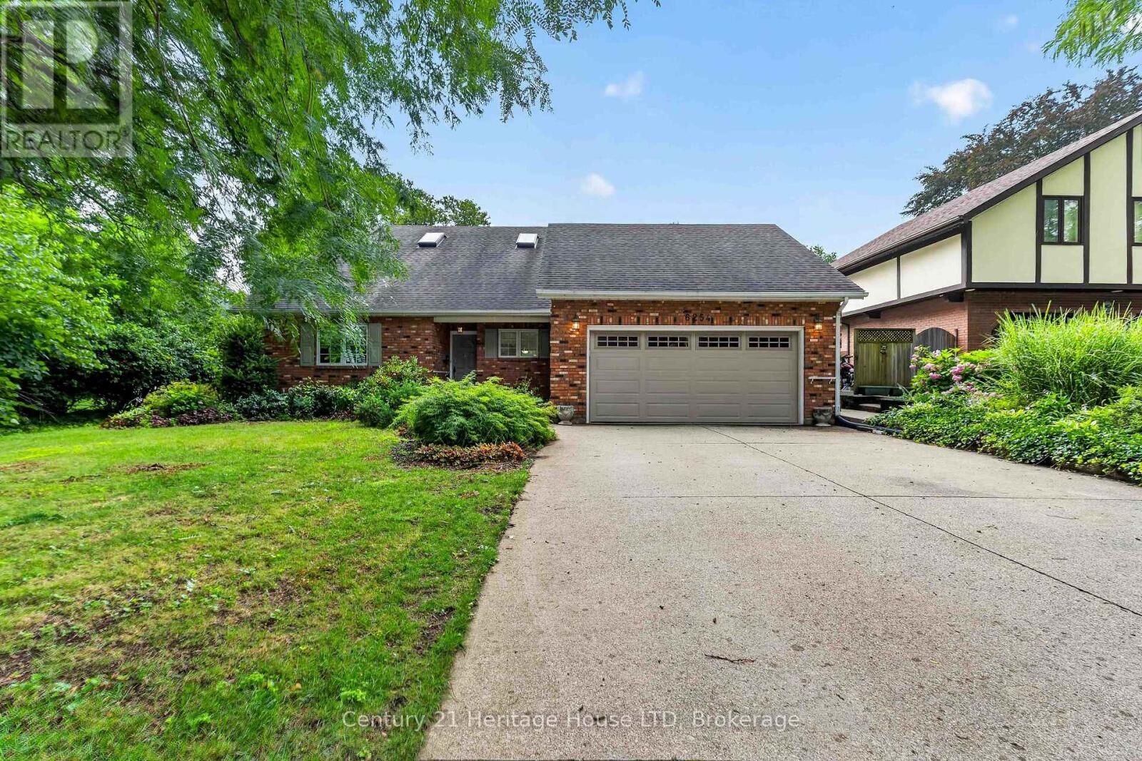 Property Photo: 6254 Gore Street ON L2J 4G5