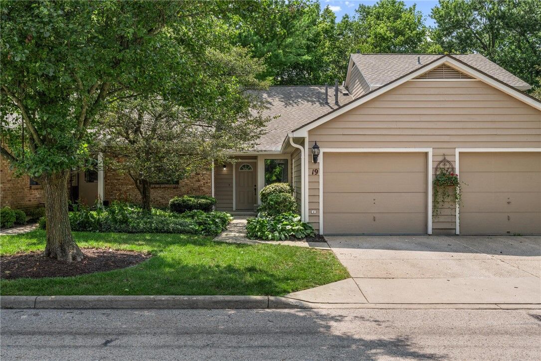 Property Photo:  19 Evergreen Circle  OH 45215 