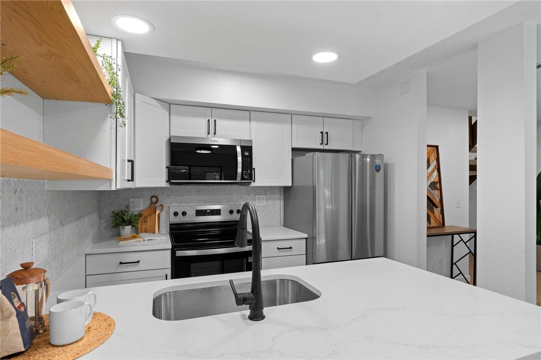 Property Photo:  19 Evergreen Circle  OH 45215 
