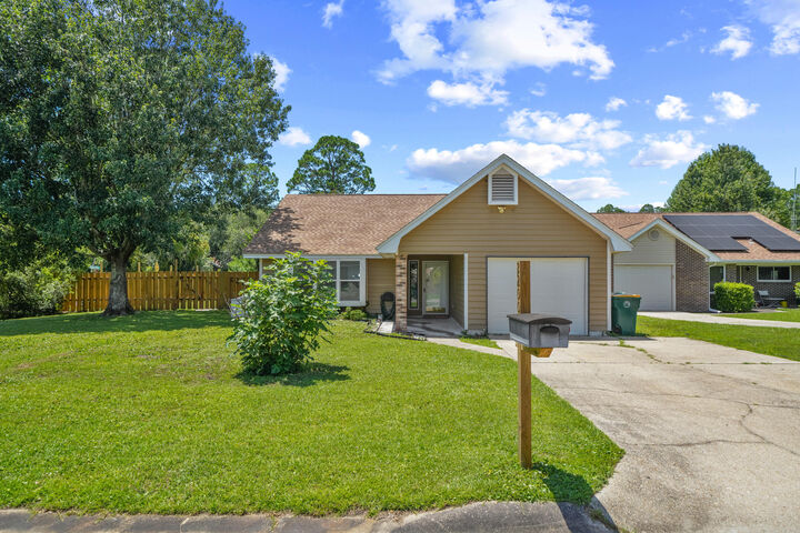 Property Photo:  2200 Nancys Path  FL 32547 