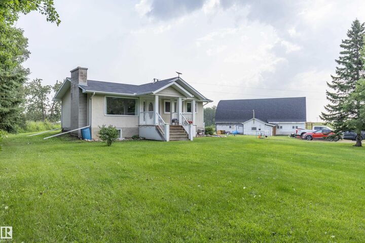 Property Photo:  191062 Hwy 16  AB T0B 4J0 