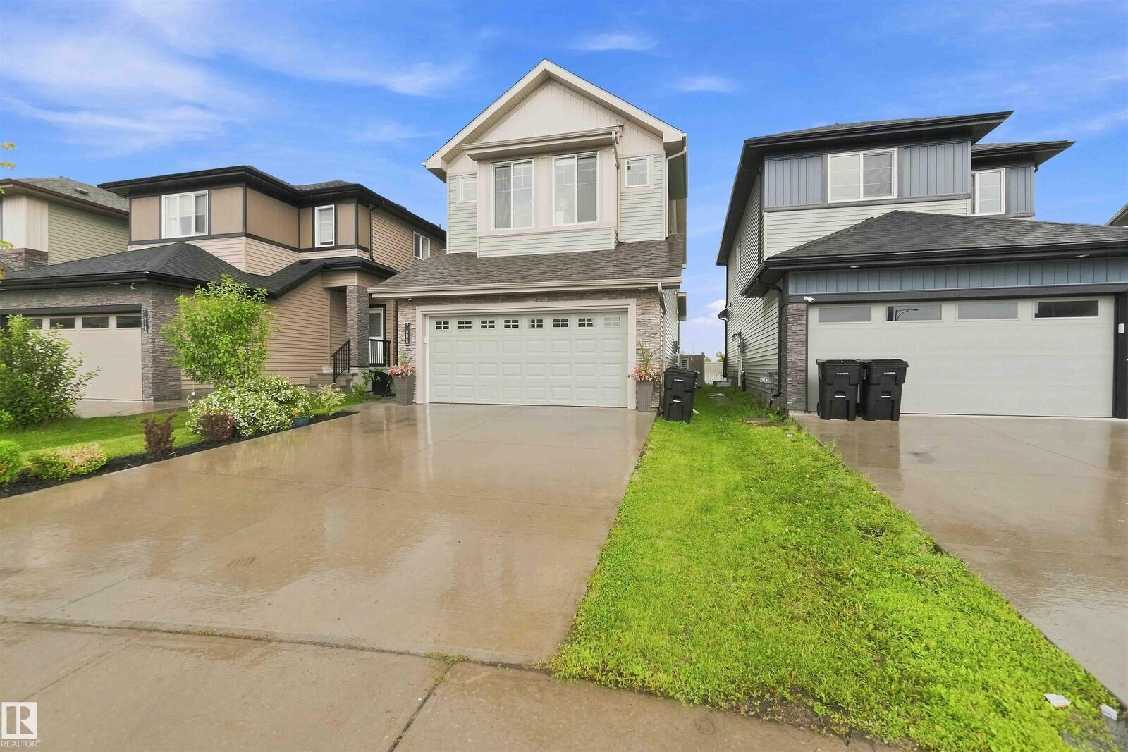 Property Photo: 7608 Creighton Place SW AB T6W 3Z6