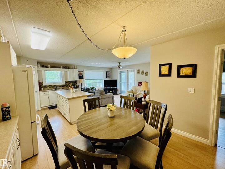Property Photo:  4614A Lakeshore Drive 208  AB T0A 3A3 