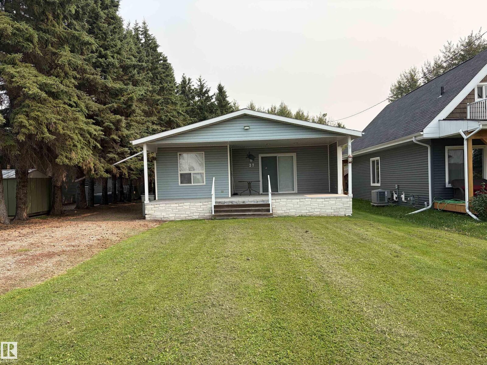 Property Photo: 27 Wicks Street AB T0C 2P0