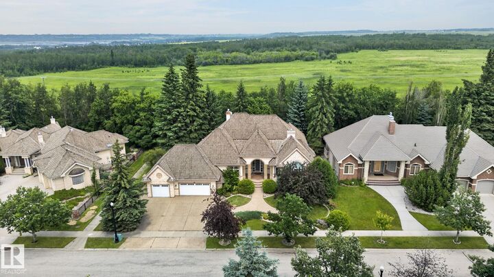 Property Photo:  60 Kingsbury Cr  AB T8N 6W6 
