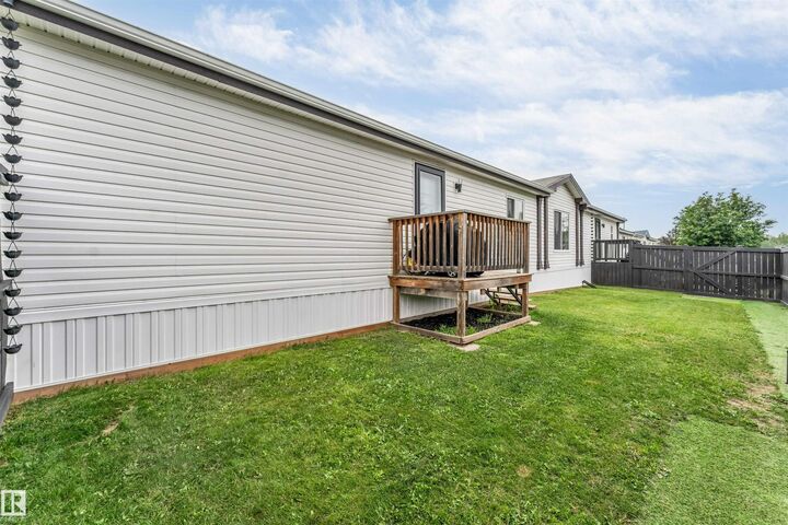 Property Photo:  3400 Lakeview Point NW  AB T5S 2R8 